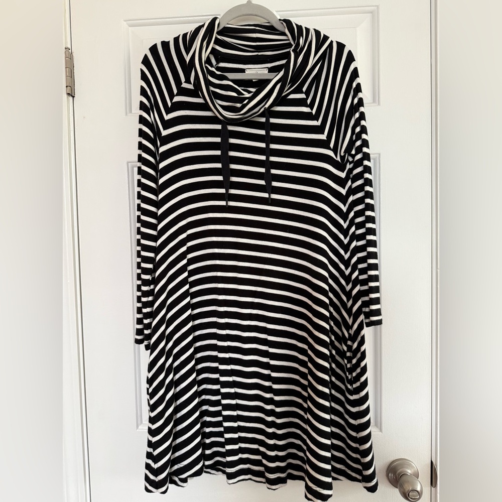 Lou & Grey Monochrome Striped Dress